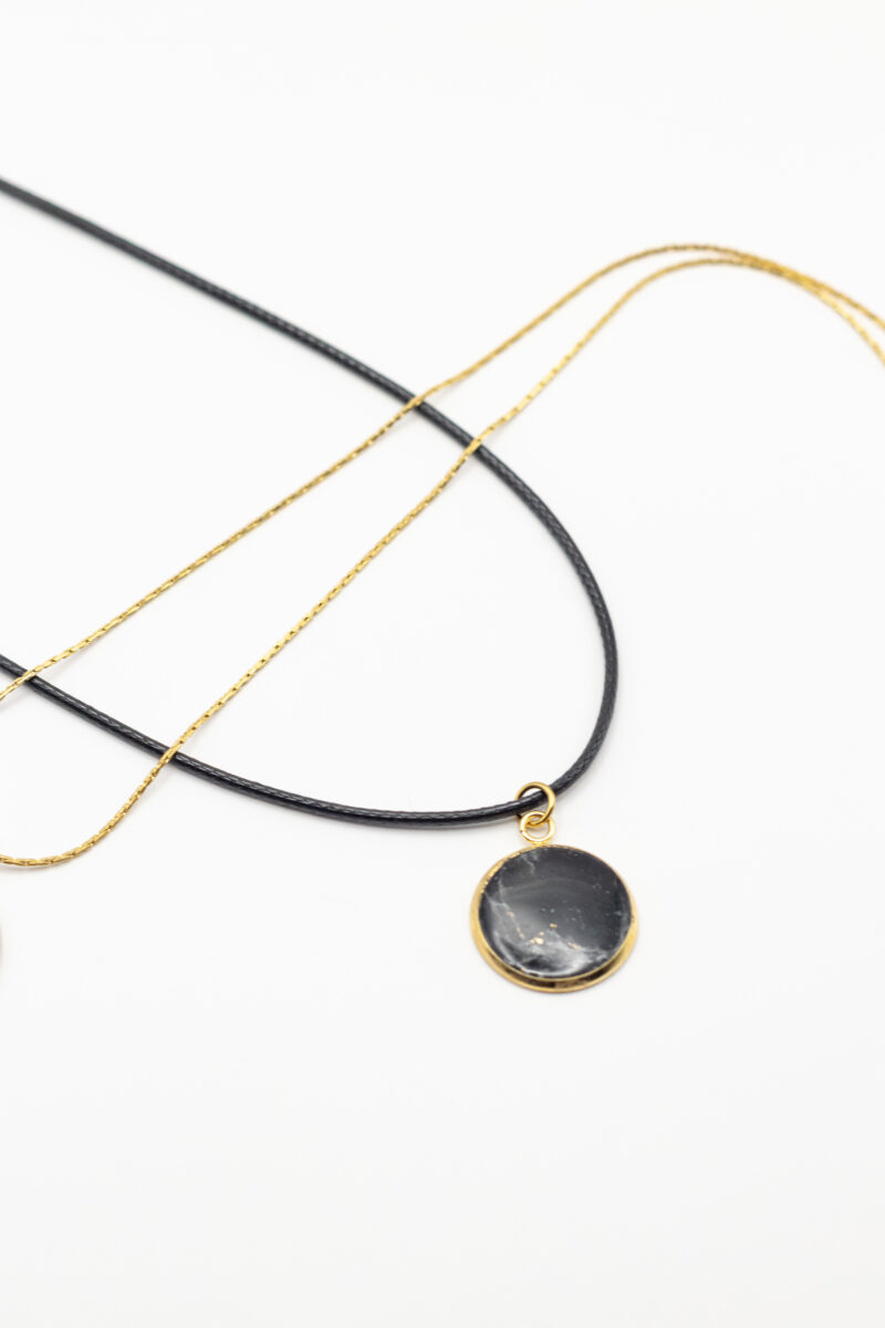 Colliers Faux Marbre Noir – Image 3