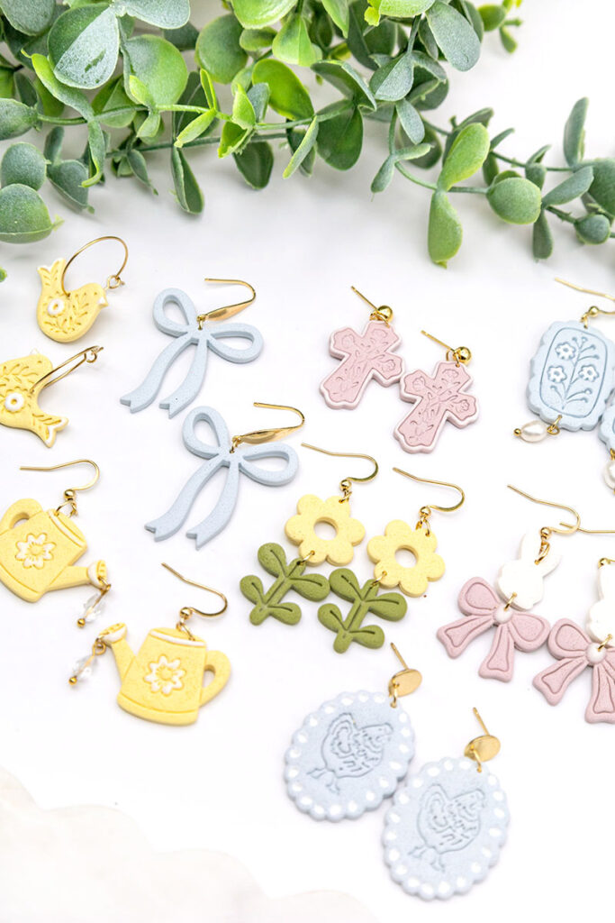 Chaque forme est disponible en jaune, bleu ou rose.